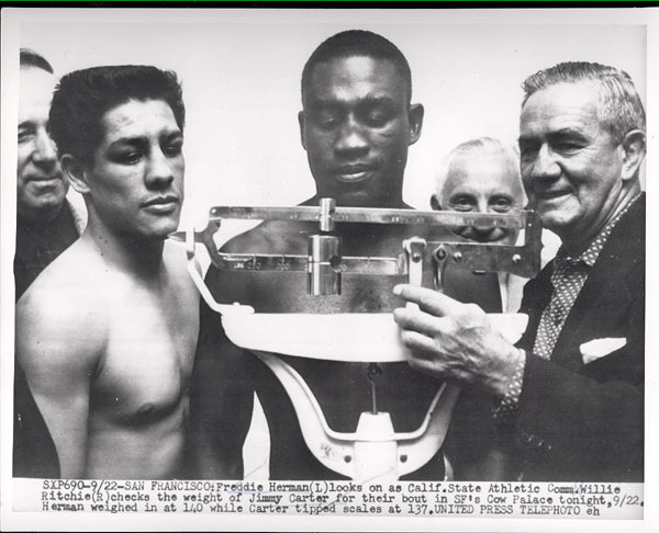 CARTER, JIMMY-FREDDY HERMAN WIRE PHOTO (WEIGHING IN-1954)