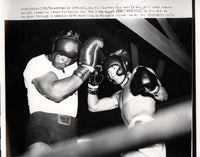 HARRIS, ROY WIRE PHOTO (1958-TRAINING FOR PATTERSON)