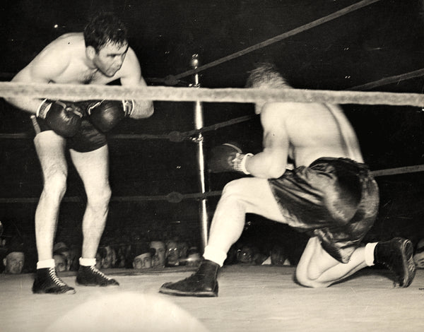 SCHMELING, MAX-HARRY THOMAS WIRE PHOTO (1937-END OF FIGHT)