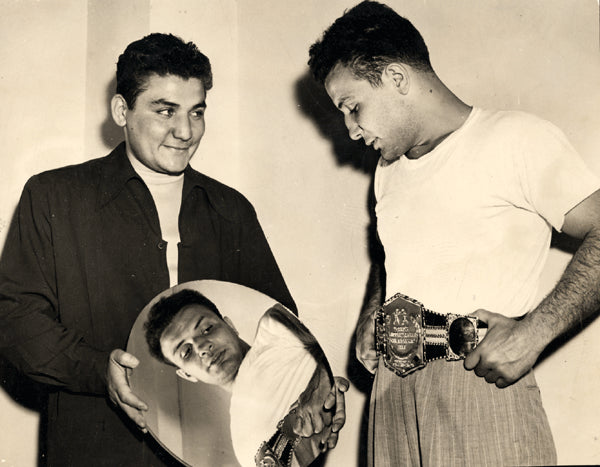 LAMOTTA, JAKE & JOEY LAMOTTA WIRE PHOTO (1949-AFTER WINNING TITLE)