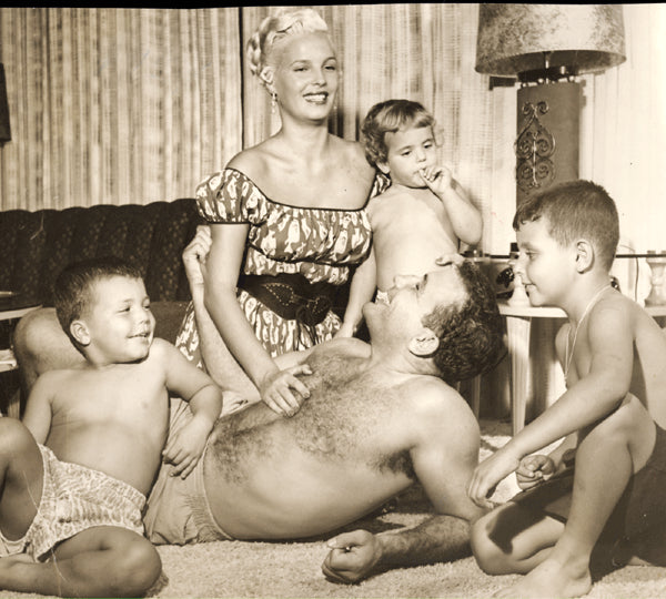 LAMOTTA, JAKE & FAMILY WIRE PHOTO