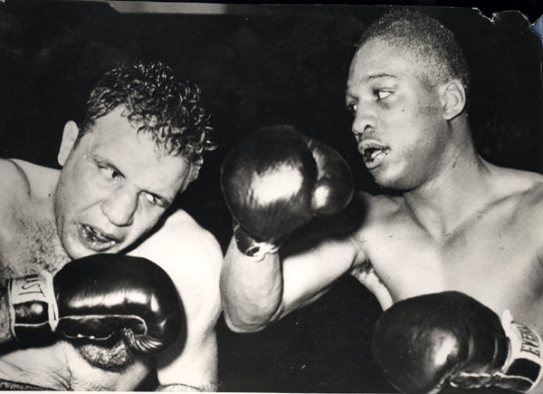 LAMOTTA, JAKE-NORMAN HAYES WIRE PHOTO (1952-8TH ROUND)