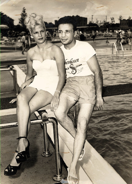 LAMOTTA, JAKE & VIKKI LAMOTTA WIRE PHOTO (EARLY 1940'S)