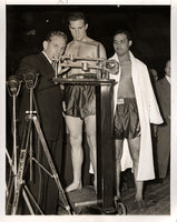 LOUIS, JOE-BILLY CONN II WIRE PHOTO (1946-WEIGHING IN)