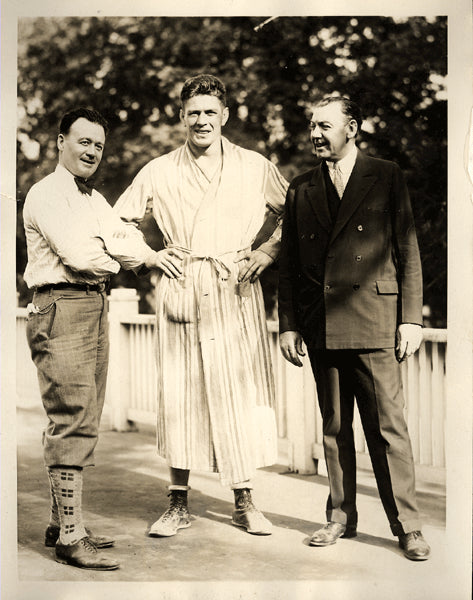 TUNNEY, GENE, TRAINER JIMMY DRONSON & MANAGER BILLY GIBSON WIRE PHOTO (1926)