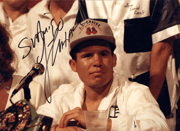 CHAVEZ, JULIO CESAR SIGNED PHOTO