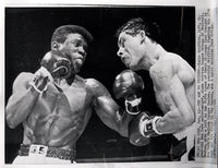 GRIFFITH, EMILE-GASPAR ORTEGA WIRE PHOTO (1960-5TH ROUND)