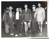 LOUIS, JOE-MAX SCHMELING I WIRE PHOTO (1936-WEIGH IN)