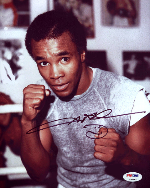 LEONARD, SUGAR RAY SIGNED PHOTO (PSA/DNA AUTHENTICATED)