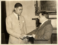 LOUIS, JOE-MAYOR FIORELLO LAGUARDIA WIRE PHOTO (1935)