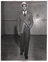 LOUIS, JOE WIRE PHOTO (1935-IN PERIOD DRESS)