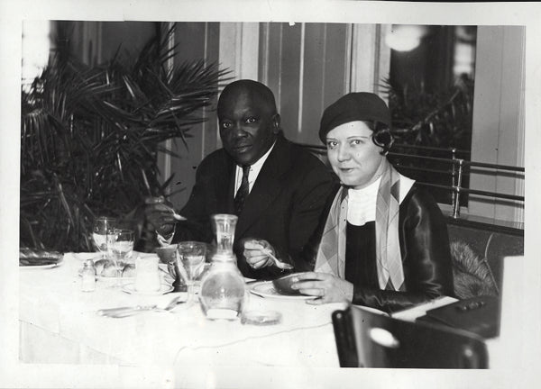 JOHNSON, JACK & WIFE WIRE PHOTO (1933-IN PARIS)