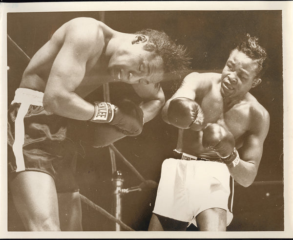 GAVILAN, KID-JOHNNY BRATTON WIRE PHOTO (1951)