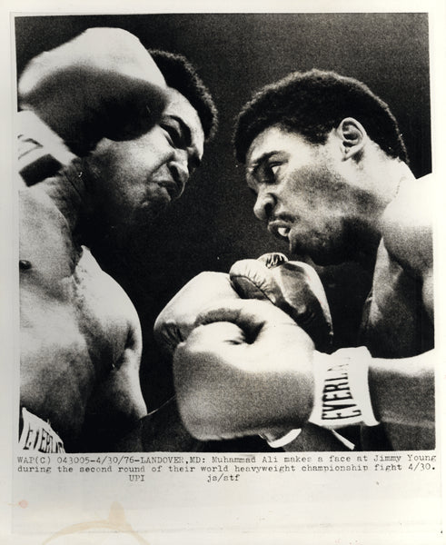 ALI, MUHAMMAD-JIMMY YOUNG WIRE PHOTO (1976-2ND ROUND)