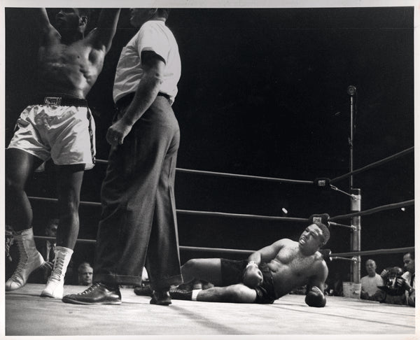 CLAY, CASSIUS-ARCHIE MOORE ORIGINAL PHOTO (1962-END OF FIGHT)
