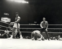 ALI, MUHAMMAD-BUSTER MATHIS WIRE PHOTO (1971-11TH ROUND)