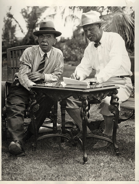 RICKARD, TEX & CHARLIE HARVEY WIRE PHOTO (SIGNING CONTRACT FOR TUNNEY_HEENEY FIGHT-1928)