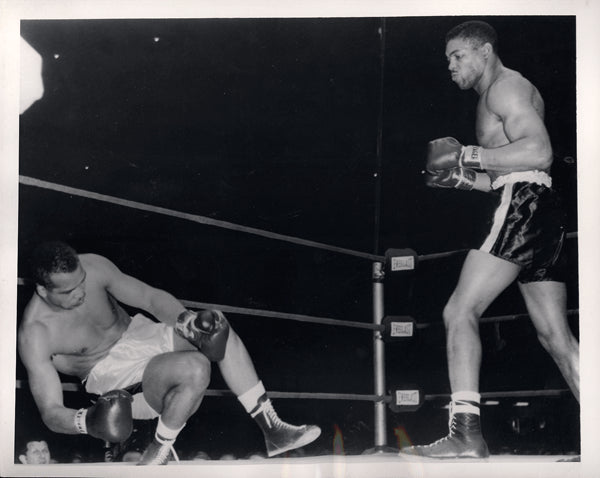 SATTERFIELD, BOB-JOHNNY HOLMAN WIRE PHOTO (1956-8TH ROUND)