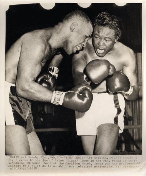 GAVILAN, KID-RALPH "TIGER" JONES WIRE PHOTO (1958-7TH ROUND)