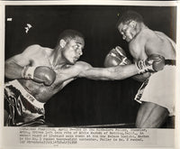 FOLLEY, ZORA-EDDIE MACHEN ORIGINAL WIRE PHOTO (1958-2ND ROUND)