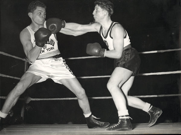 ORTIZ, CARLOS AMATEUR FIGHT WIRE PHOTO (1953)