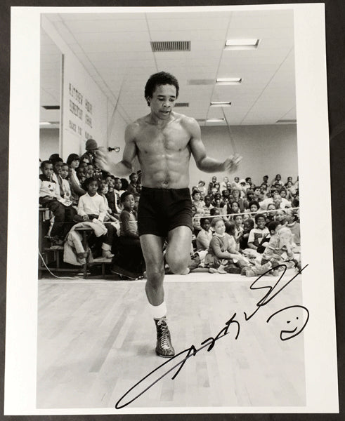 LEONARD, SUGAR RAY SIGNED LARGE FORMAT PHOTO