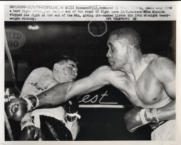 LISTON, SONNY-WILLIE BESMANOFF WIRE PHOTO (1959-6TH ROUND)