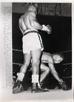 LISTON, SONNY-EDDIE MACHEN WIRE PHOTO (1960-11TH ROUND)