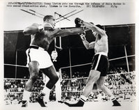 LISTON, SONNY-EDDIE MACHEN WIRE PHOTO (1960-2ND ROUND)