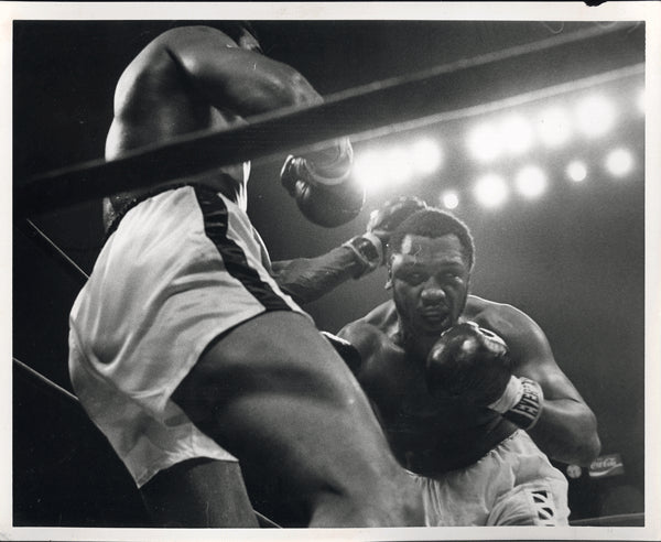 ALI, MUHAMMAD-JOE FRAZIER II WIRE PHOTO (1974)