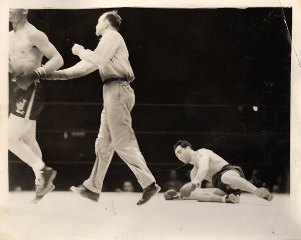 Louis. JOE-MAX SCHMELING II WIRE PHOTO (1938-1ST ROUND)