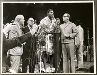 FRAZIER, JOE-MUHAMMAD ALI I LARGE FORMAT PHOTO (1971-FRAZIER WEIGHING IN)