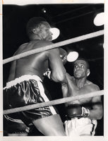 LISTON, SONNY-JULIO MEDEROS WIRE PHOTO (1958-1ST ROUND)