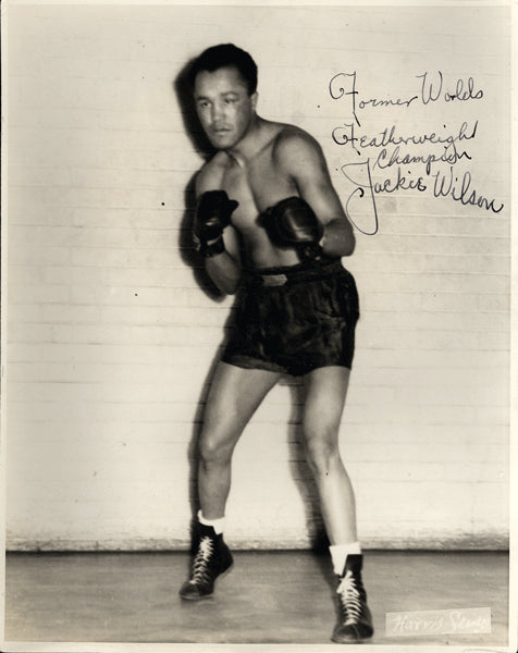 WILSON, JACKIE SIGNED PHOTOGRAPH (FEATHERWEIGHT CHAMP)