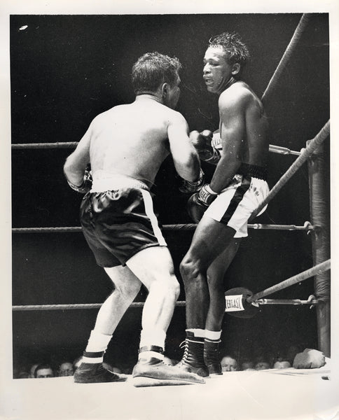 ROBINSON, SUGAR RAY-JAKE LAMOTTA VI WIRE PHOTO (1951-11TH ROUND)