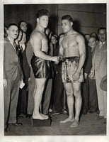 LOUIS, JOE-AL ETTORE ORIGINAL WIRE PHOTO (1936-SHAKING HANDS AT WEIGH IN)