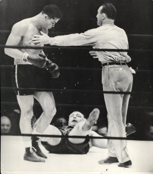 LOUIS, JOE-TONY GALENTO WIRE PHOTO (1939-END OF FIGHT)