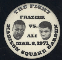 ALI, MUHAMMAD-JOE FRAZIER I SOUVENIR PIN (1971)