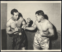 ROSENBLOOM, MAXIE-MICKEY WALKER WIRE PHOTO (1933-WEIGHING IN)