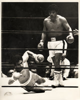 GALINDEZ, VICTOR-JORGE AHUMADA WIRE PHOTO (1975-2ND ROUND)
