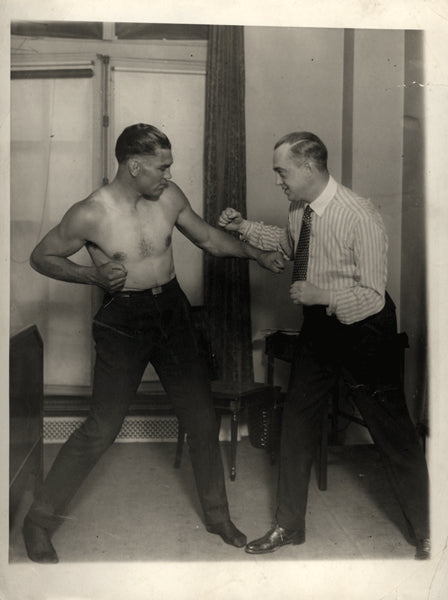 DEMPSEY, JACK & FRANK DAILEY ORIGINAL WIRE PHOTO (CIRCA 1921)