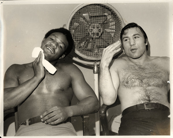 FOREMAN, GEORGE-GEORGE CHUVALO ORIGINAL WIRE PHOTO (1970-PRE FIGHT)