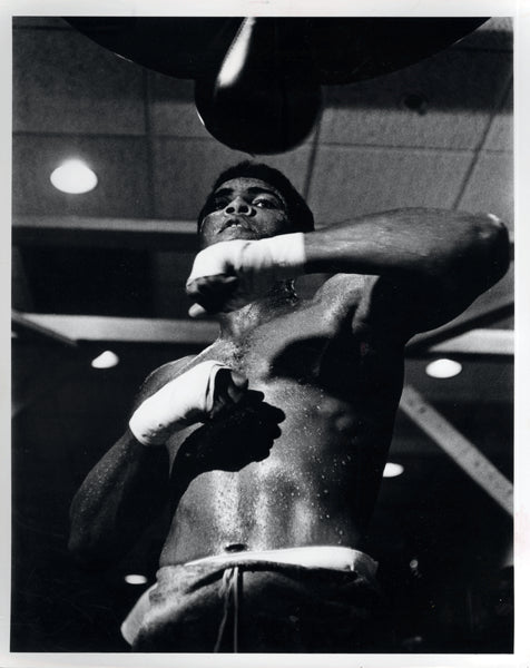 ALLI, MUHAMMAD ORIGINAL PHOTO BY RALPH MERLINO (1973-TRAINING FOR 2ND NORTON FIGHT)