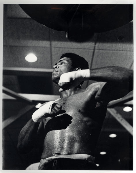 ALI, MUHAMMAD ORIGINAL PHOTO BY RALPH MERLINO (1973-TRAINING FOR @ND NORTON FIGHT)