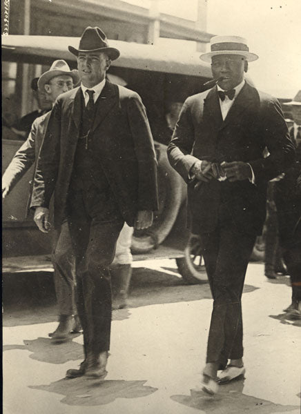 JOHNSON, JACK WIRE PHOTO (1920-SURRENDERING TO AUTHORITIES)