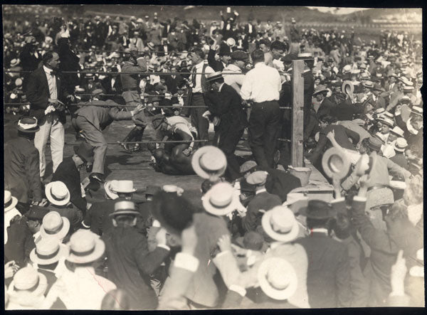 JOHNSON, JACK-JESS WILLARD ORIGINAL ANTIQUE PHOTO (1915-END OF FIGHT)