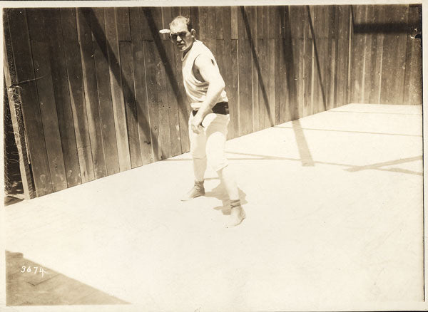 JEFFRIES, JAMES J. ORIGINAL WIRE PHOTO (CIRCA 1910-TRAINING FOR JOHNSON)