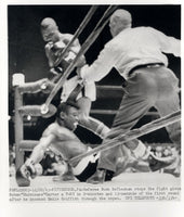 CARTER, RUBIN "HURRICANE"-EMILE GRIFFITH WIRE PHOTO (1963-END OF FIGHT)