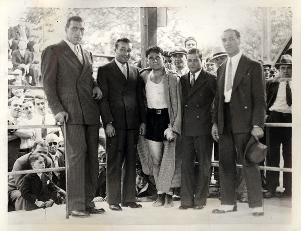 CARNERA, PRIMO & JIMMY MCCLARNIN & OTHERS WIRE PHOTO (1934)