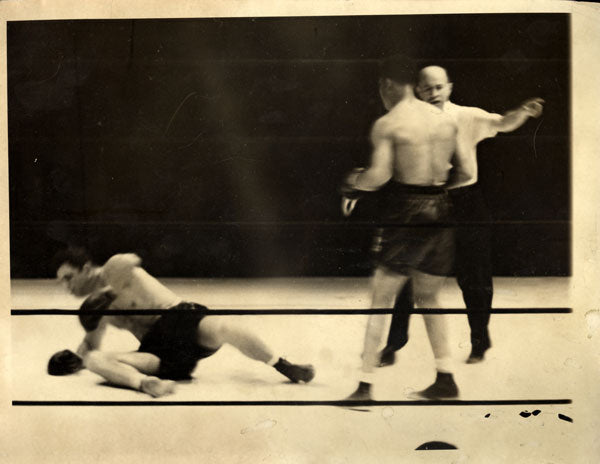 LOUIS, JOE-JIMMY BRADDOCK WIRE PHOTO (1937-8TH ROUND)